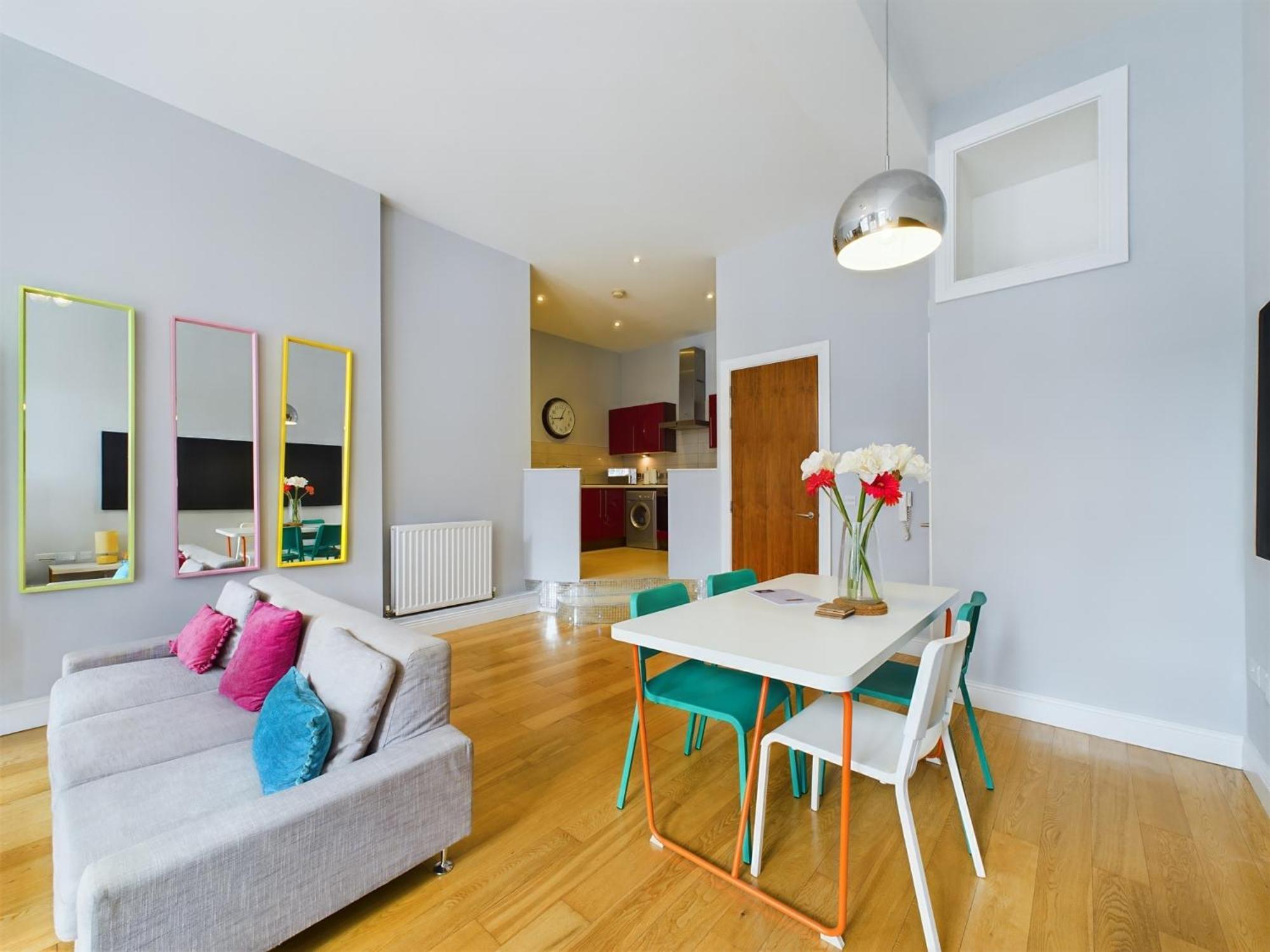Fitzrovia Mansion In Belfast's Cathedral Quarter Apartment *